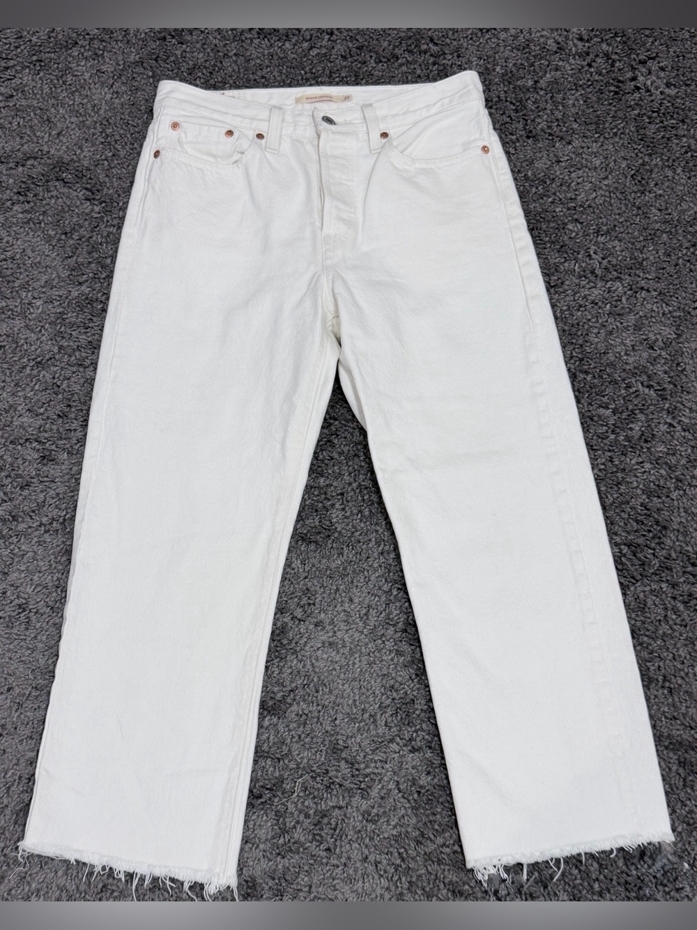 LEVI'S Premium Wedgie Straight Ankle White Frayed Bottom Jean size 27